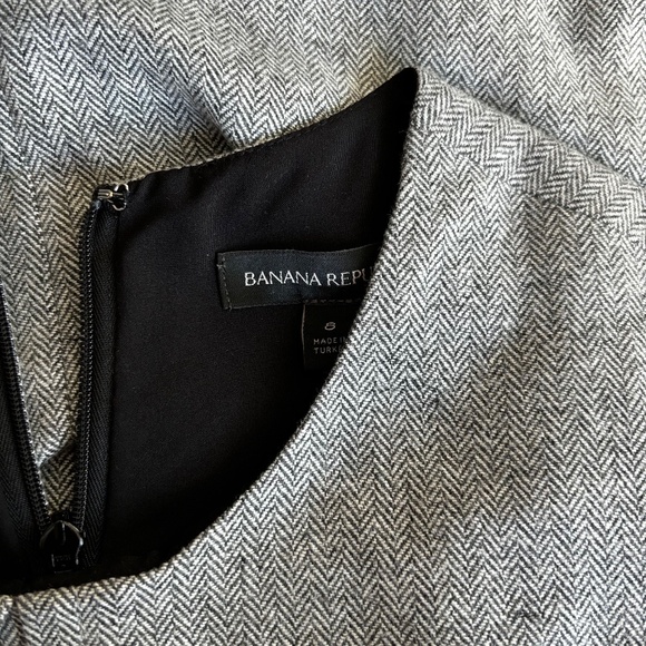 Banana Republic | Women's Pleat Neck Flannel Dress - Picture 11 of 15